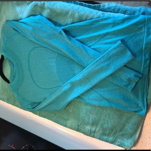 Lululemon top size 6